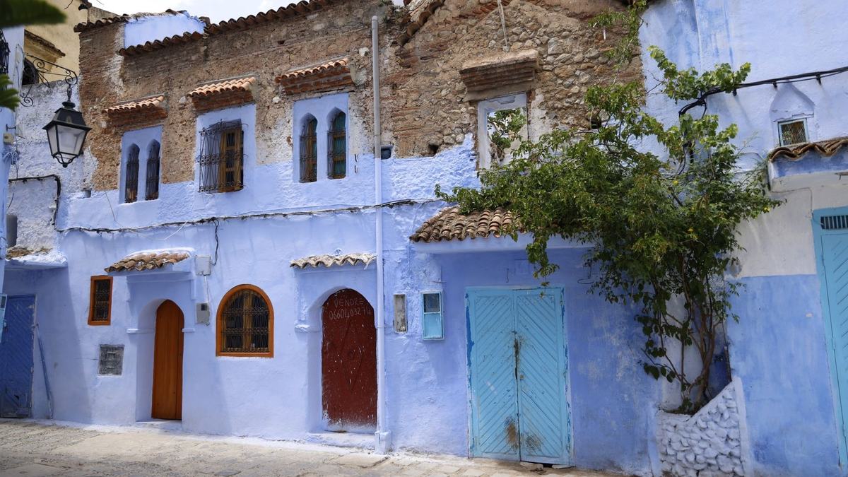 Blue and white house fronts in the Chefchaouen old town