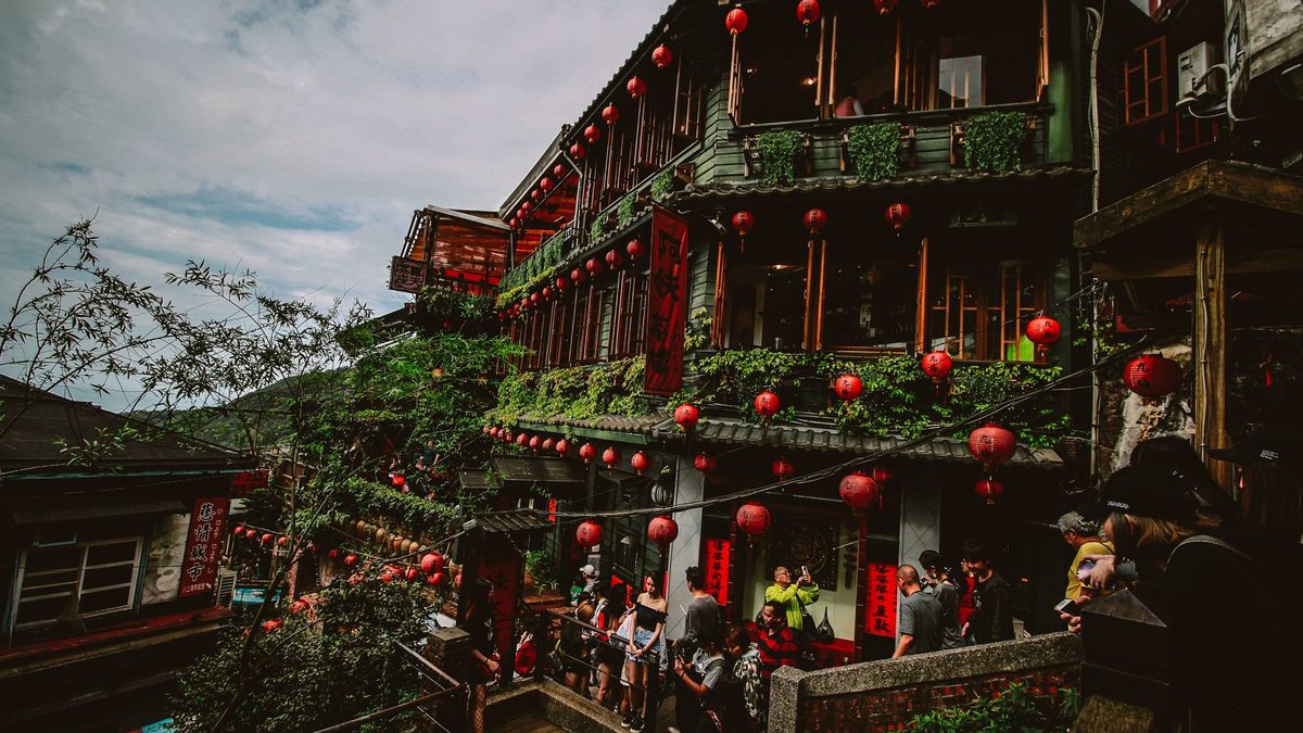 Lantern-hung buildings on the hillside in Jiufen