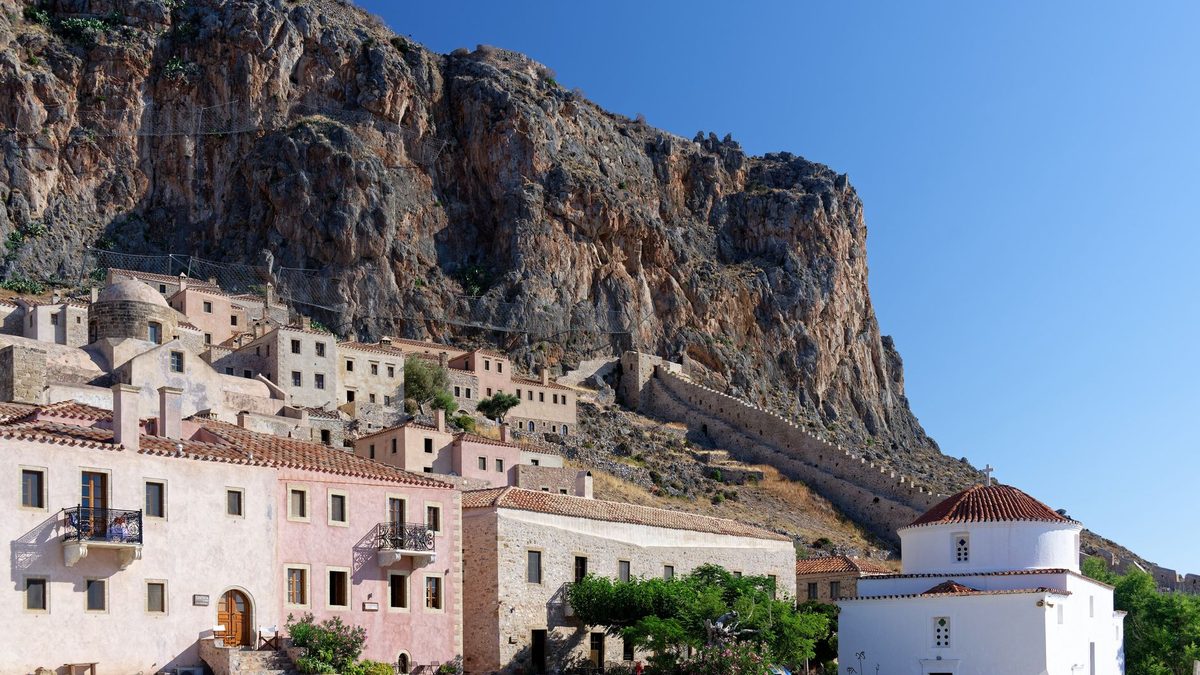 Stone houses of the Lower Town below the cliff