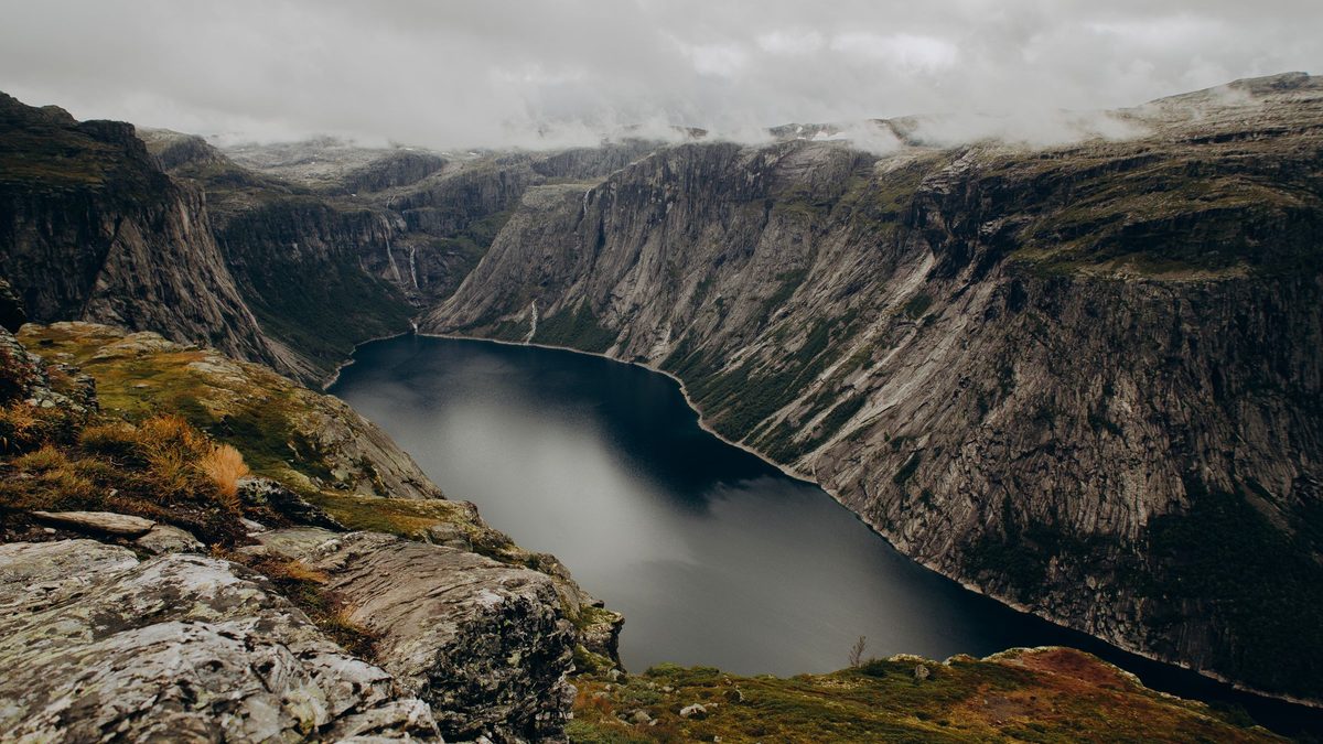 Lake Ringedalsvatnet far below the cliffs near Trolltunga